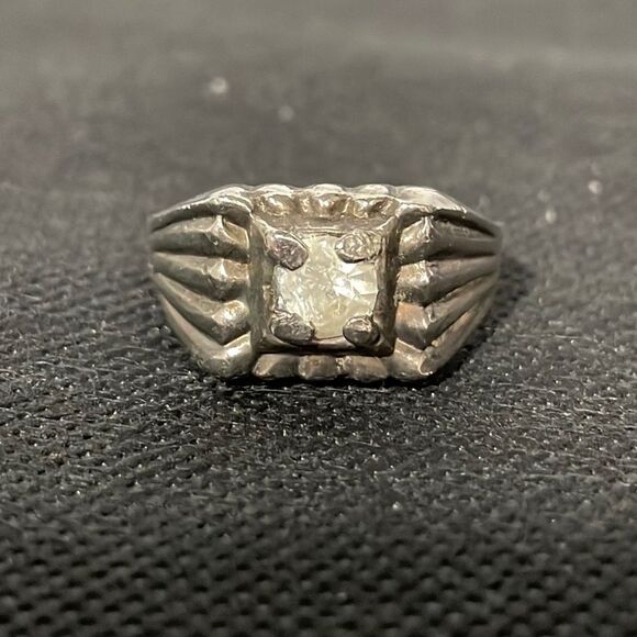 Large metal ring   - Picture 1 of 6